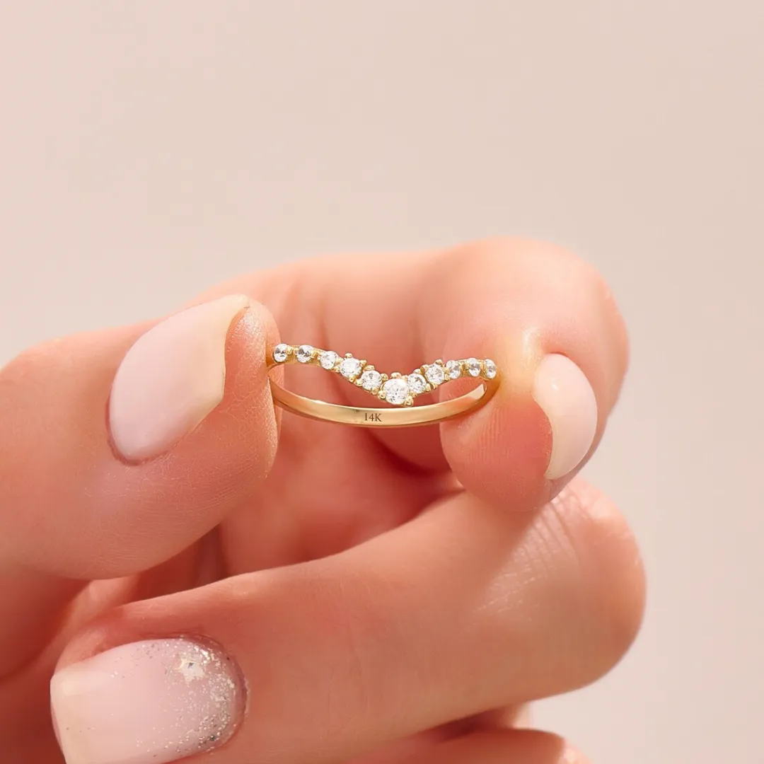 /public/photos/live/Solid Gold Curved Wedding Ring-1069 (3).webp